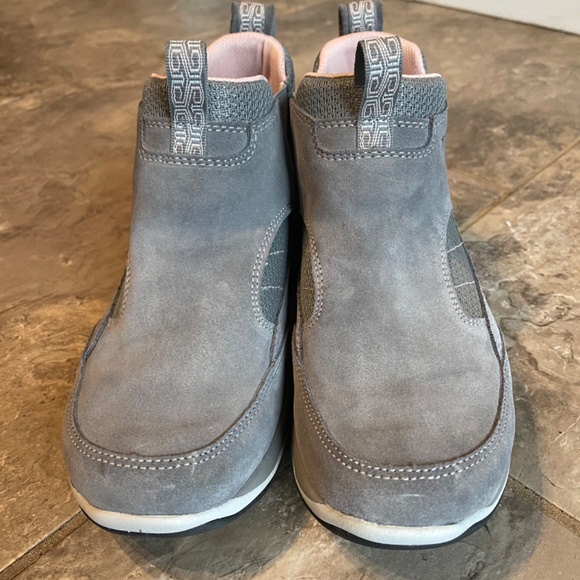 L.L.Bean Waterproof/Insulated - Picture 3 of 9